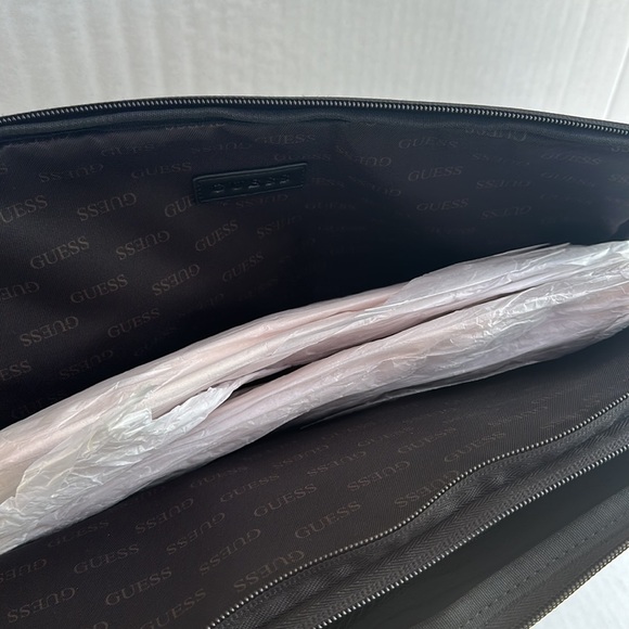 New GUESS Vezzola Smart Briefcase With Pocket - Picture 13 of 13
